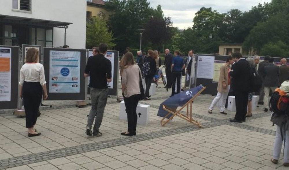 Bei der Posterpräsentation beim Science Fair – dem Tag der Forschung an der Universität Erfurt erhielten Besucher_innen die Gelegenheit, aktuelle Forschungsprojekte kennenzulernen.