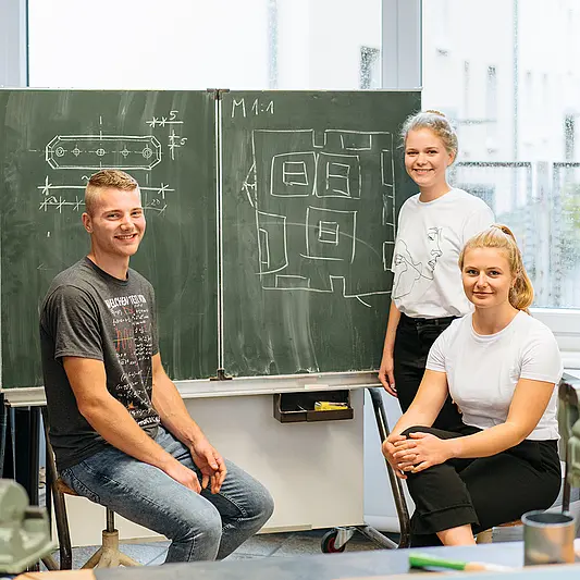 Studierende des Technik-Studiengangs