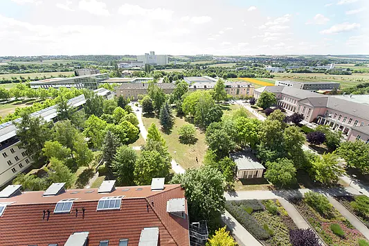 [Translate to English:] Campus der Uni Erfurt von oben