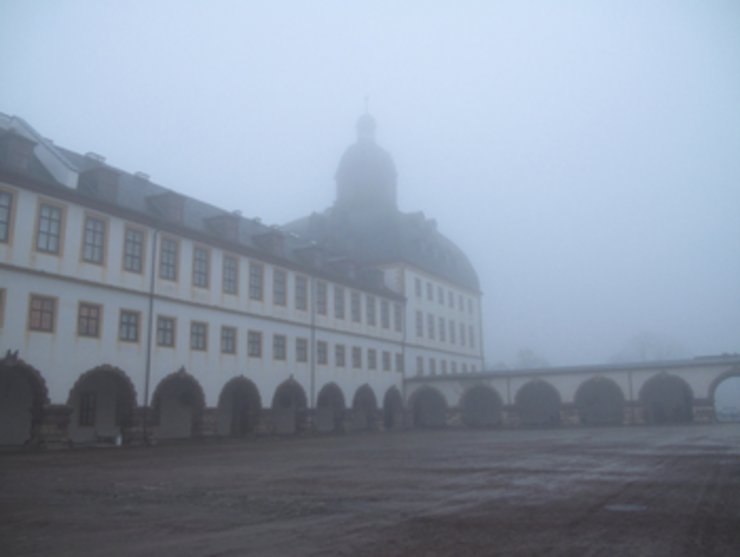 Schloss Friedenstein im Nebel