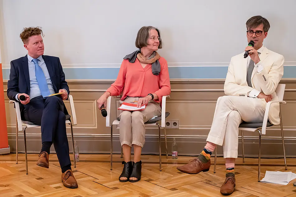 [Translate to English:] Panel moderiert von Beate Hampe