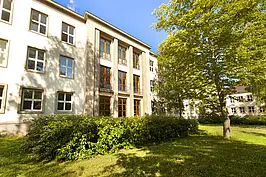 Das Lehrgebäude 1 der Universität Erfurt von außen