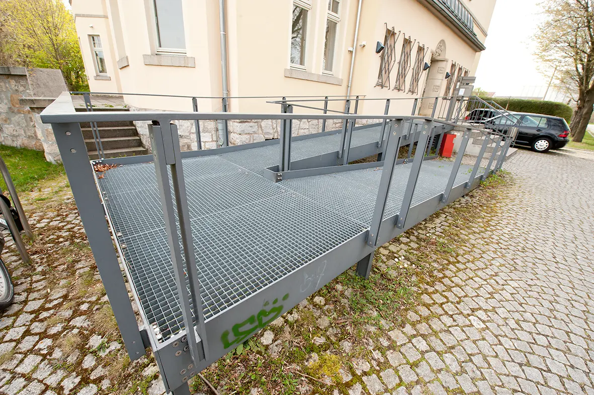 Barrierefreie Zugang zur Villa Martin, Katholisch-Theologische Fakultät der Universität Erfurt