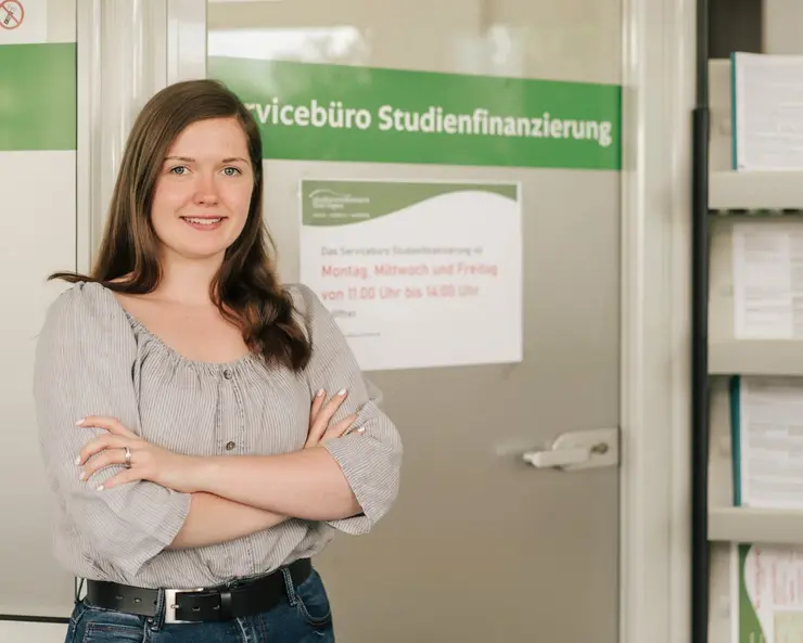 Studienfinanzierung Uni Erfurt Studierendenwerk Studentin