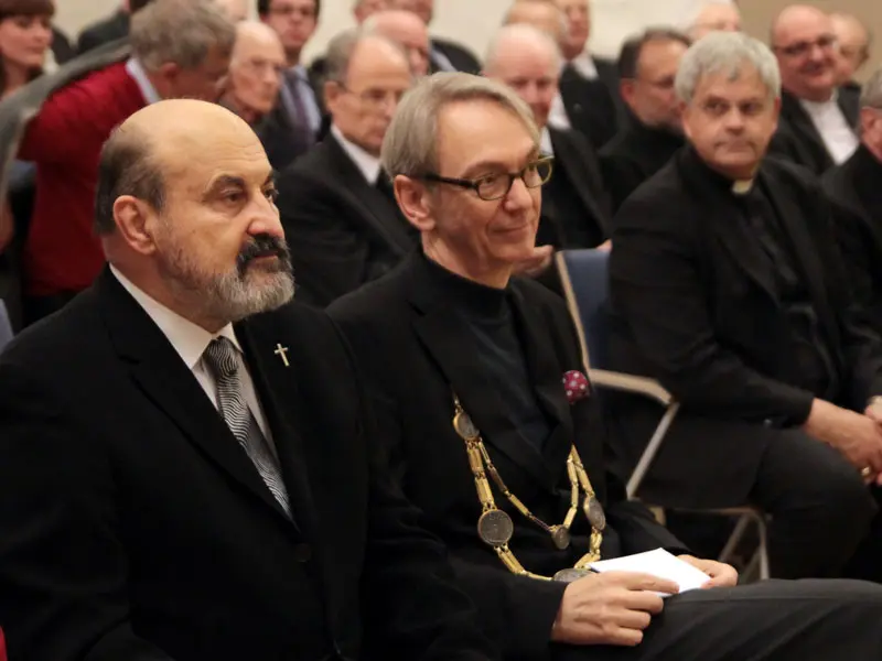 Ehrenpromotion von Prof. Dr. Tomáš Halík (links) mit Universitäts-Präsident Prof. Dr. Walter Bauer-Wabnegg (rechts)