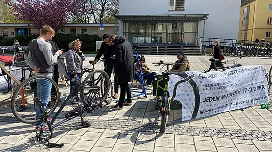 Self-help bicycle workshop at the FH Erfurt