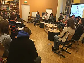 Experten und Studierende sprechen über den "Gesunden Weg durchs Ref"