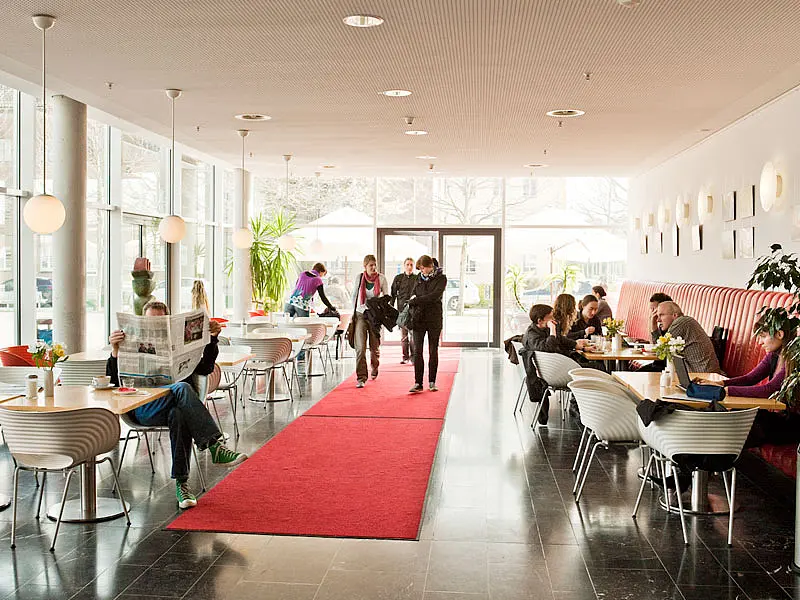 Das Cafe Hilfenfeld an der Universitätsbibliothek der Universität Erfurt