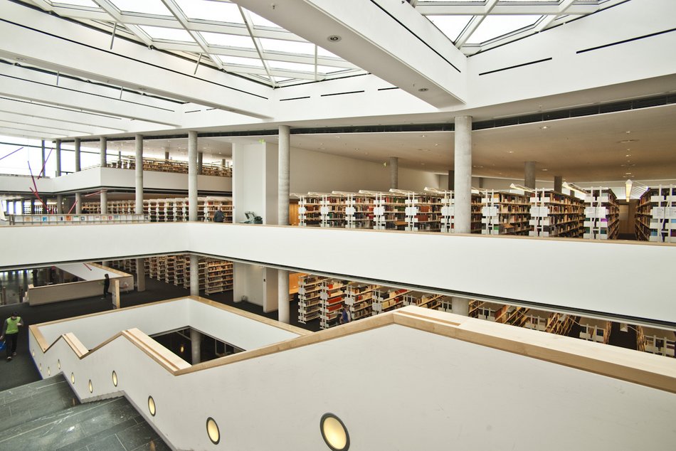 Universitätsbibliothek Erfurt Innenansicht