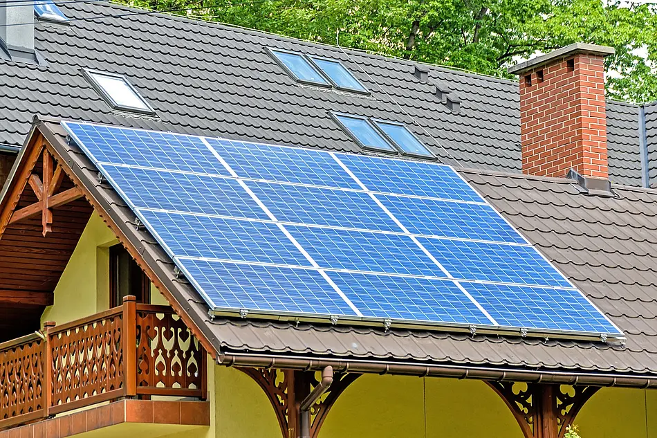 Solarpanels auf einem Dach
