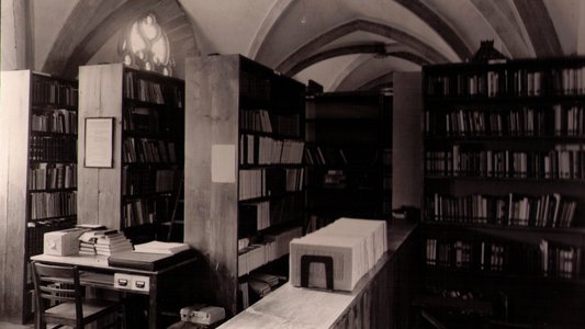 Blick in die ehemalige Fakultätsbibliothek in der Domstraße 10