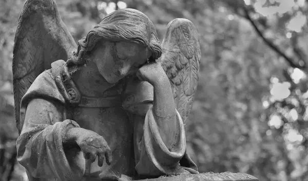 Friedhofsstatue Engel