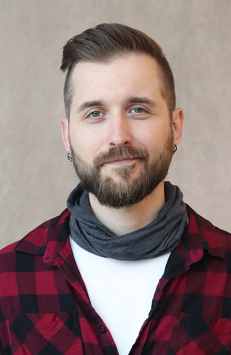 Porträtbild Cedric Steinert