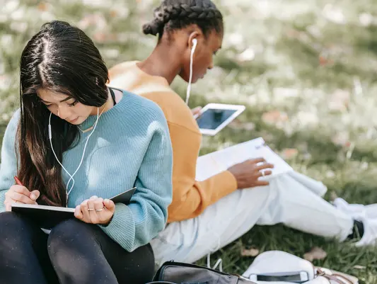 [Translate to English:] Podcast hören