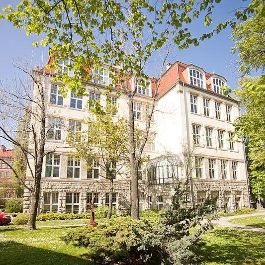 Das Lehrgebäude Am Hügel, Lehrgebäude 3, Fachbereich Kunst der Uni Erfurt