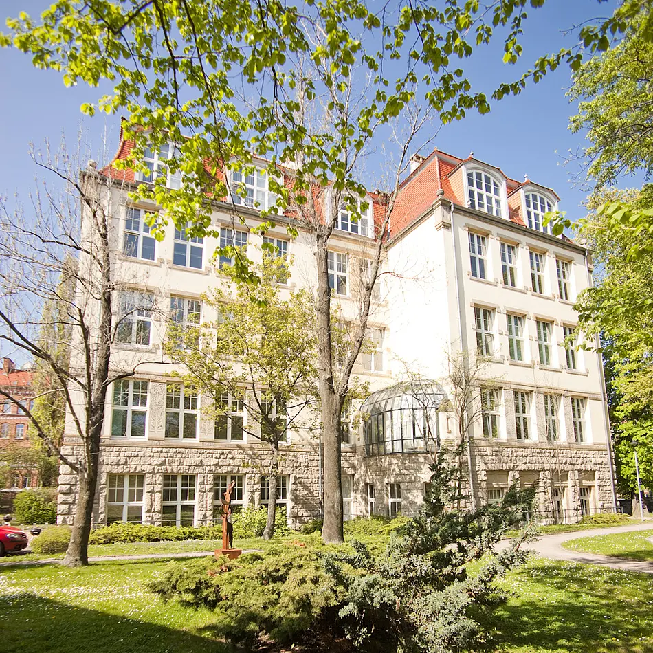 Das Lehrgebäude Am Hügel, Lehrgebäude 3, Fachbereich Kunst der Uni Erfurt