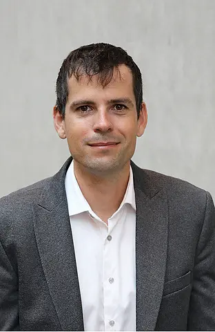 Dr. Viktor Forian-Szabo