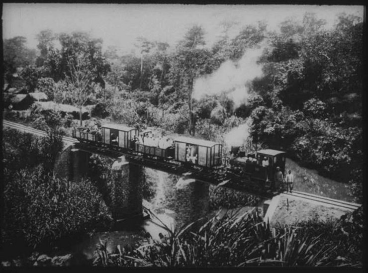 Eisenbahn in Deutsch-Ostafrika © W. Lange/Bildarchiv der Deutschen Kolonialgesellschaft (Universitätsbibliothek Frankfurt a. M.)
