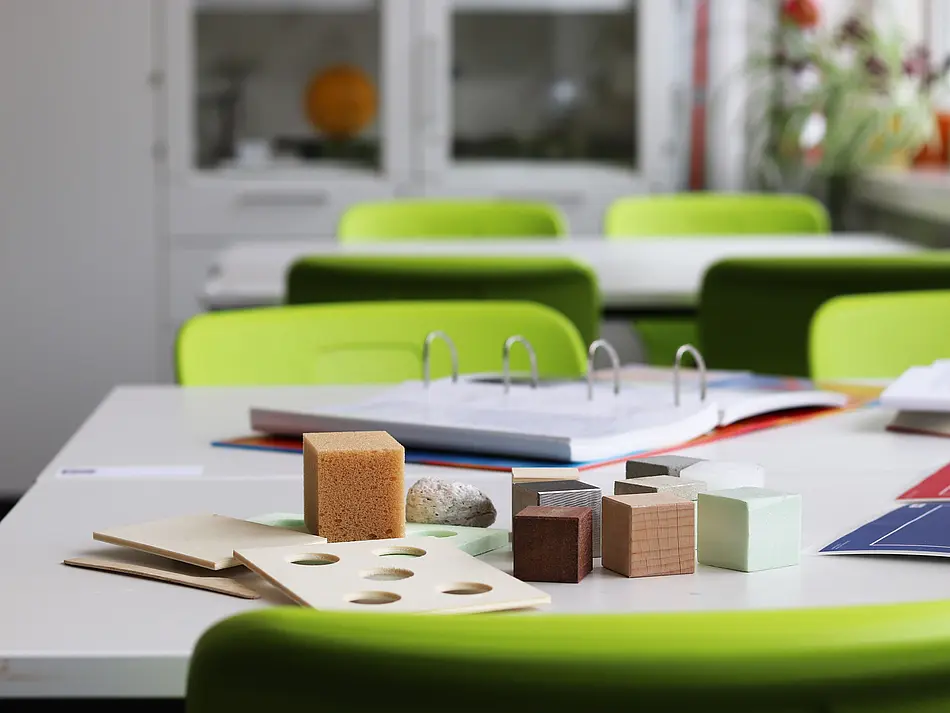 teaching materials on a table in the educational laboratory