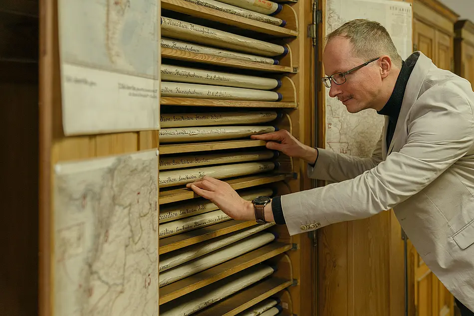 Kartenschrank im Ahnensaal des Perthes Forums