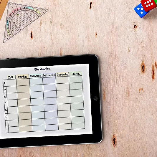 Tablett mit Kalender