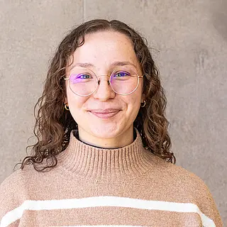 Porträtfoto Martha, Studentin Katholische Theologie