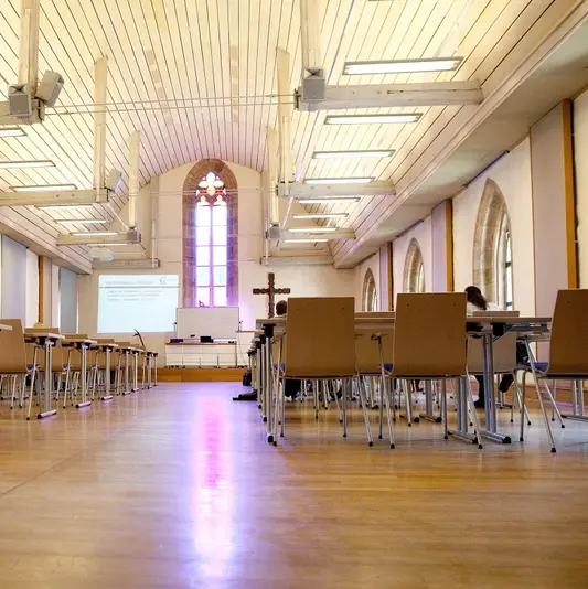 Blick ins Auditorium Coelicum, Domstraße 10, Katholisch-Theologische Fakultät, Universität Erfurt