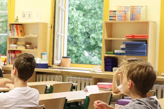Schüler im Klassenraum