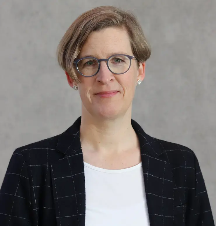 Porträt Prof. Dr. Julia Knop