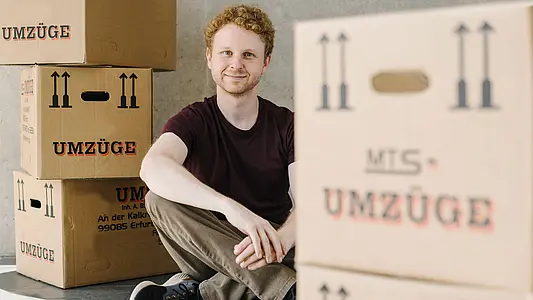 Student beim Umzug nach Erfurt