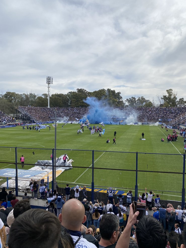 Fußballspiel im Stadion in La Plata