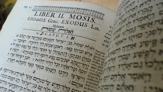 Eine hebräische Bibel
