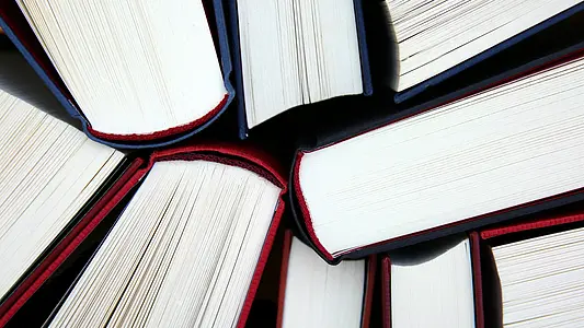 Ein Stapel Bücher
