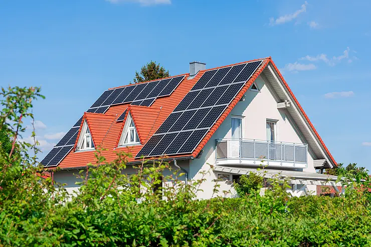 Haudach mit Photovoltaik-Anlage