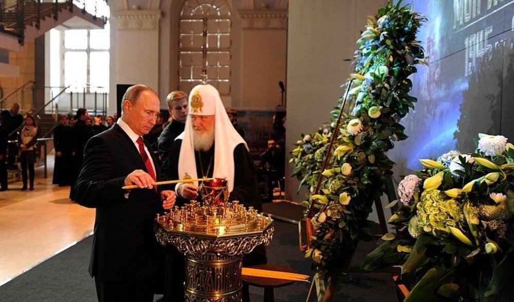 Gemeinsame öffentliche Auftritte von Putin und Kirill, die ihre enge und innige Beziehung symbolisierten, waren keine Seltenheit.