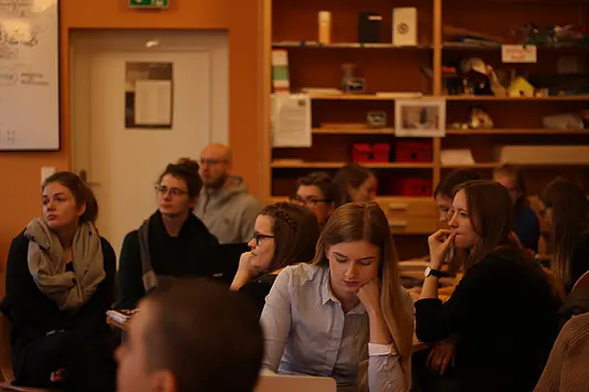 Studierende in der Lernwerkstatt der Universität Erfurt
