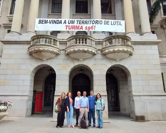 Workshop participants in front of the university in Rio 