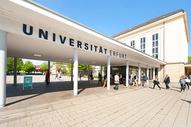 Eingangsbereich der Uni Erfurt
