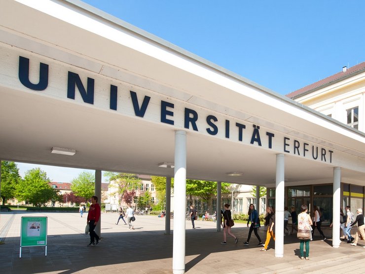 Eingangsbereich der Uni Erfurt