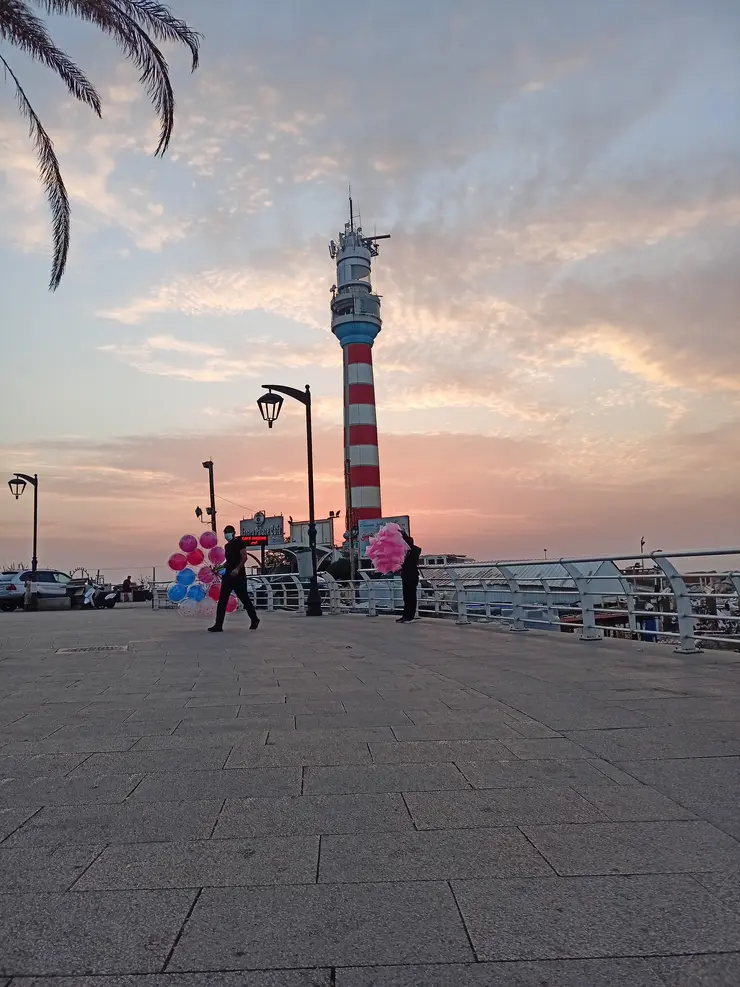 Leuchtturm an der Corniche