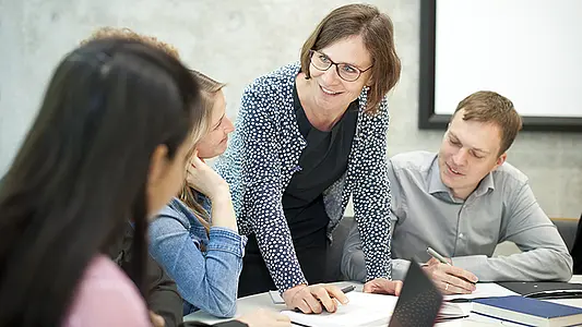 Nachwuchsforscher der Uni Erfurt im Gespräch