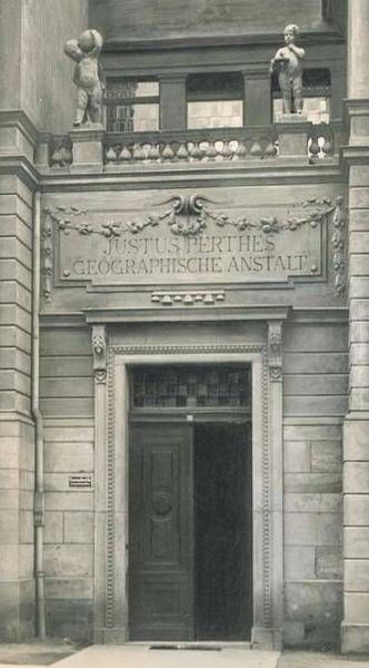 Justus Perthes' Geographische Anstalt, Haupteingang, 1906 (Foto: © Forschungsbibliothek Gotha, Sammlung Perthes)