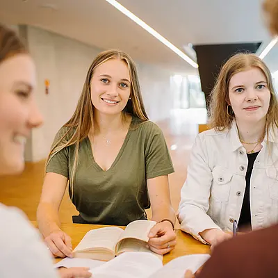 Studierende in der Gruppe Uni Erfurt