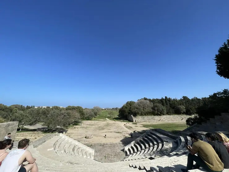 Blick über ein antikes Theater