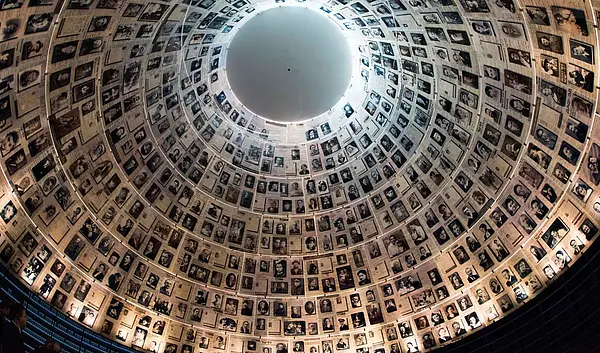 Kuppel der Halle der Namen in der Gedenkstätte Yad Vashem