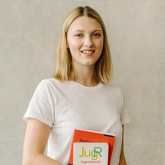 Studentin Recht Uni Erfurt