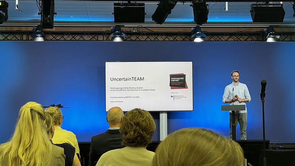 Fabian Prochazka präsentiert Projekt