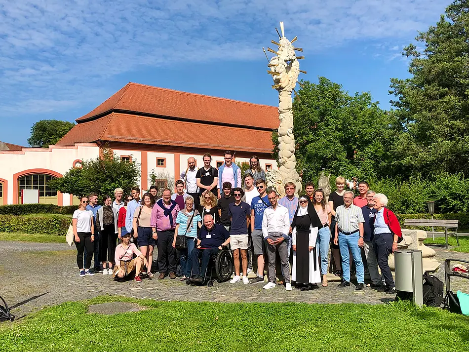 Teilnehmerinnen und Teilnehmer der Sommerakademie