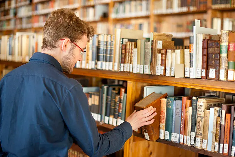 Stipendiat in der Forschungsbibliothek Gotha der Universität Erfurt