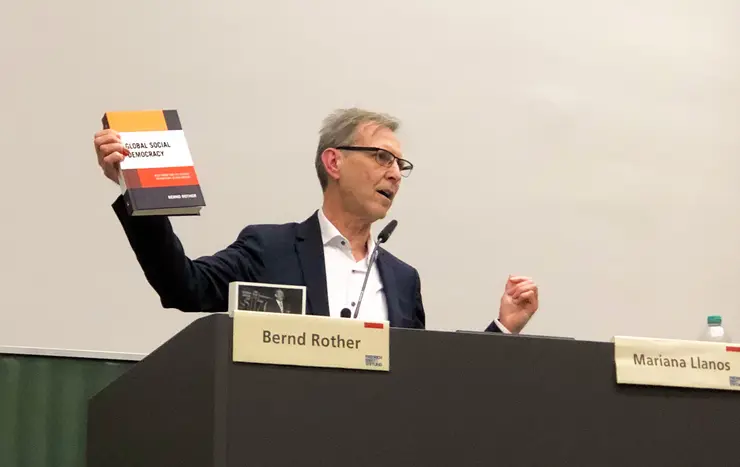 Dr. Bernd Rother
